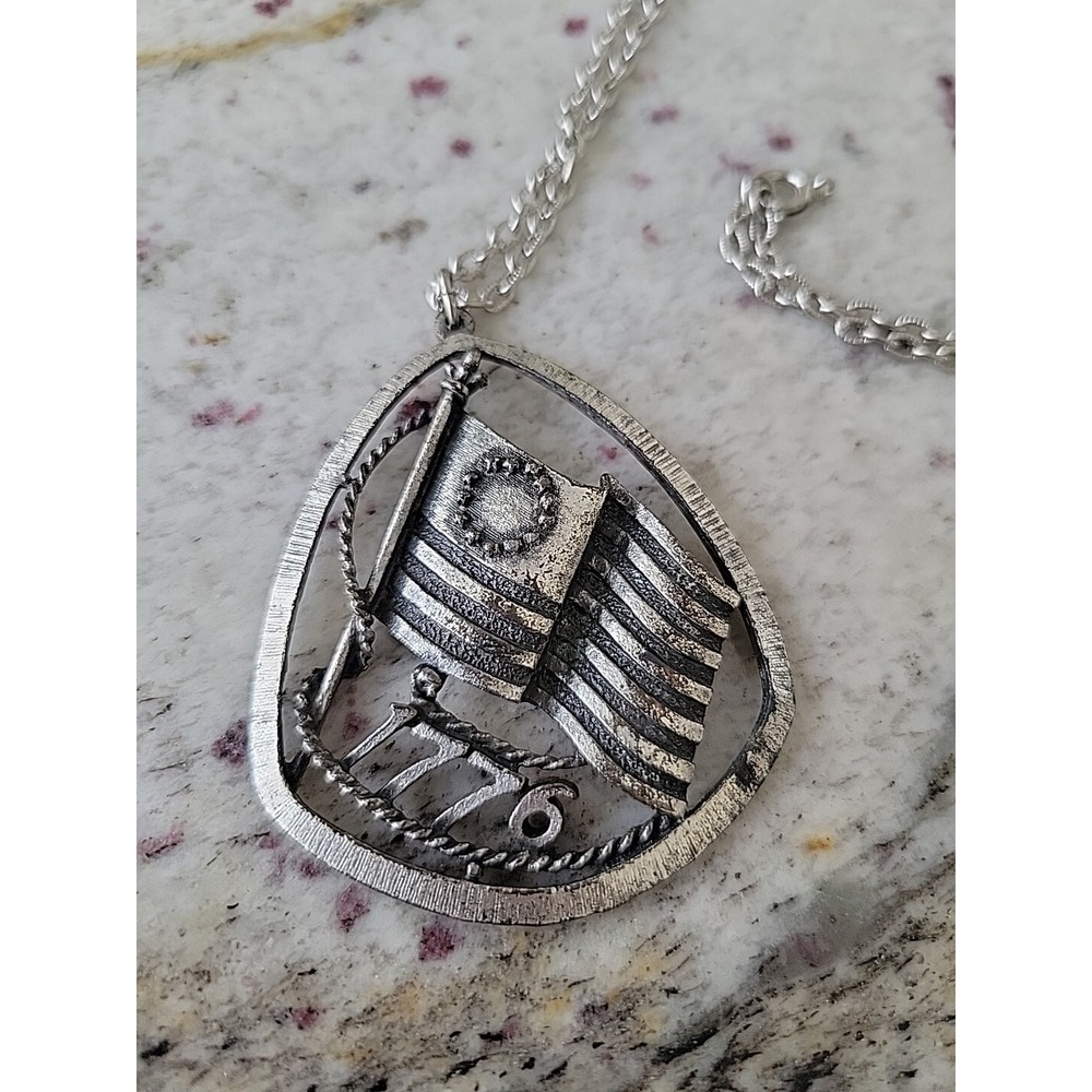 Vintage 1776 USA Flags Patriotic Pewter Pendant and Silver Tone Chain